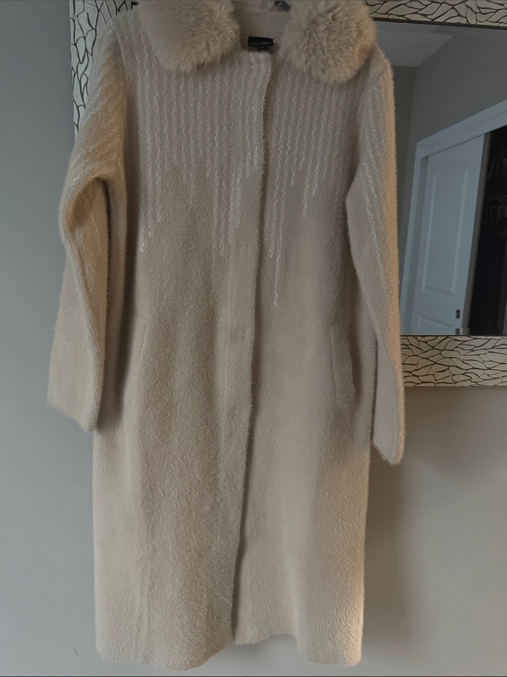 Coco+Carmen Classic Cream Faux-Fur Collar Long Sweater Coasize S/M so soft